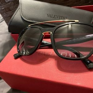 Valentino sunglasses women’s brand new black frame